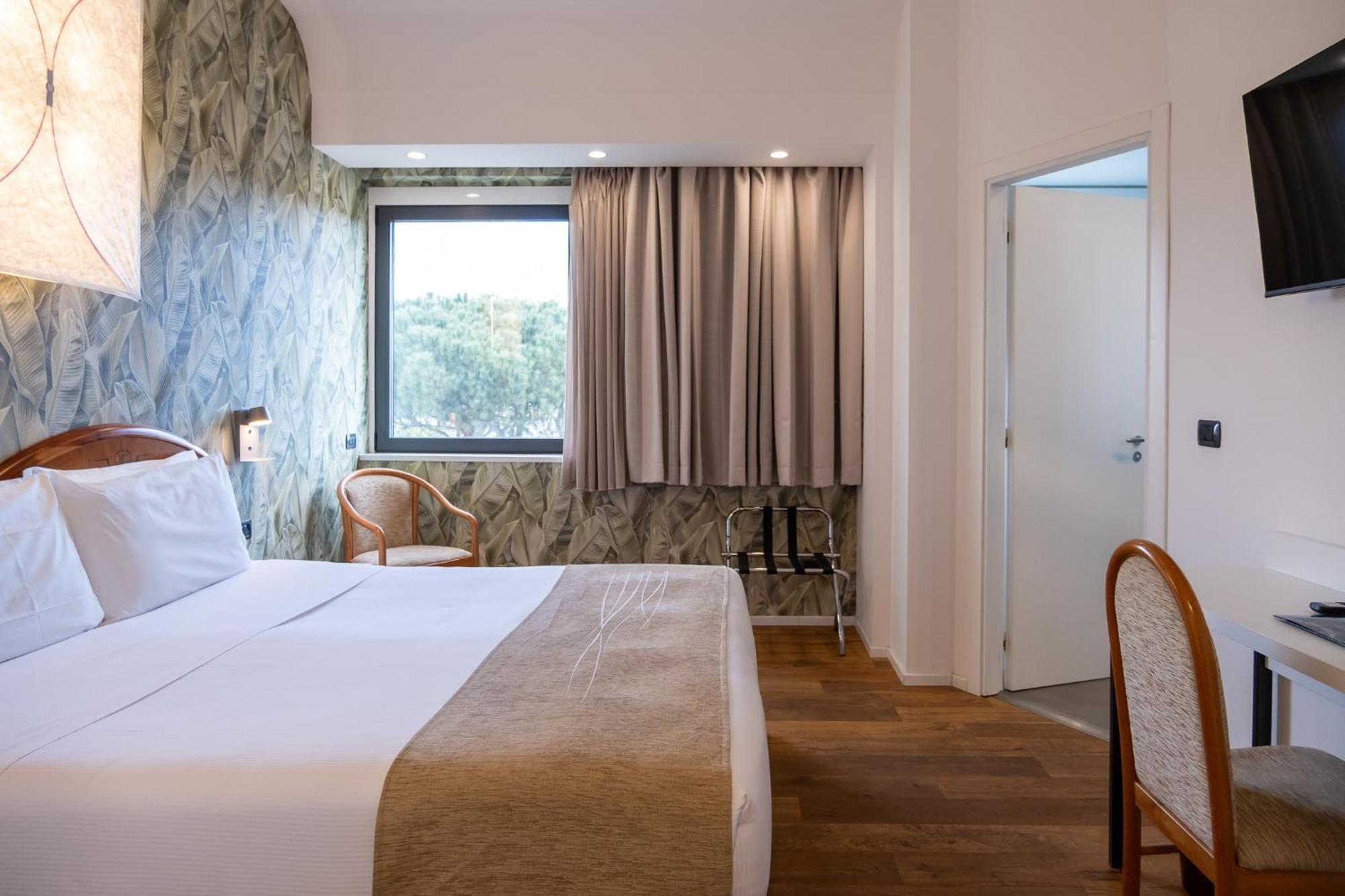 Dei Congressi Hotel 4*